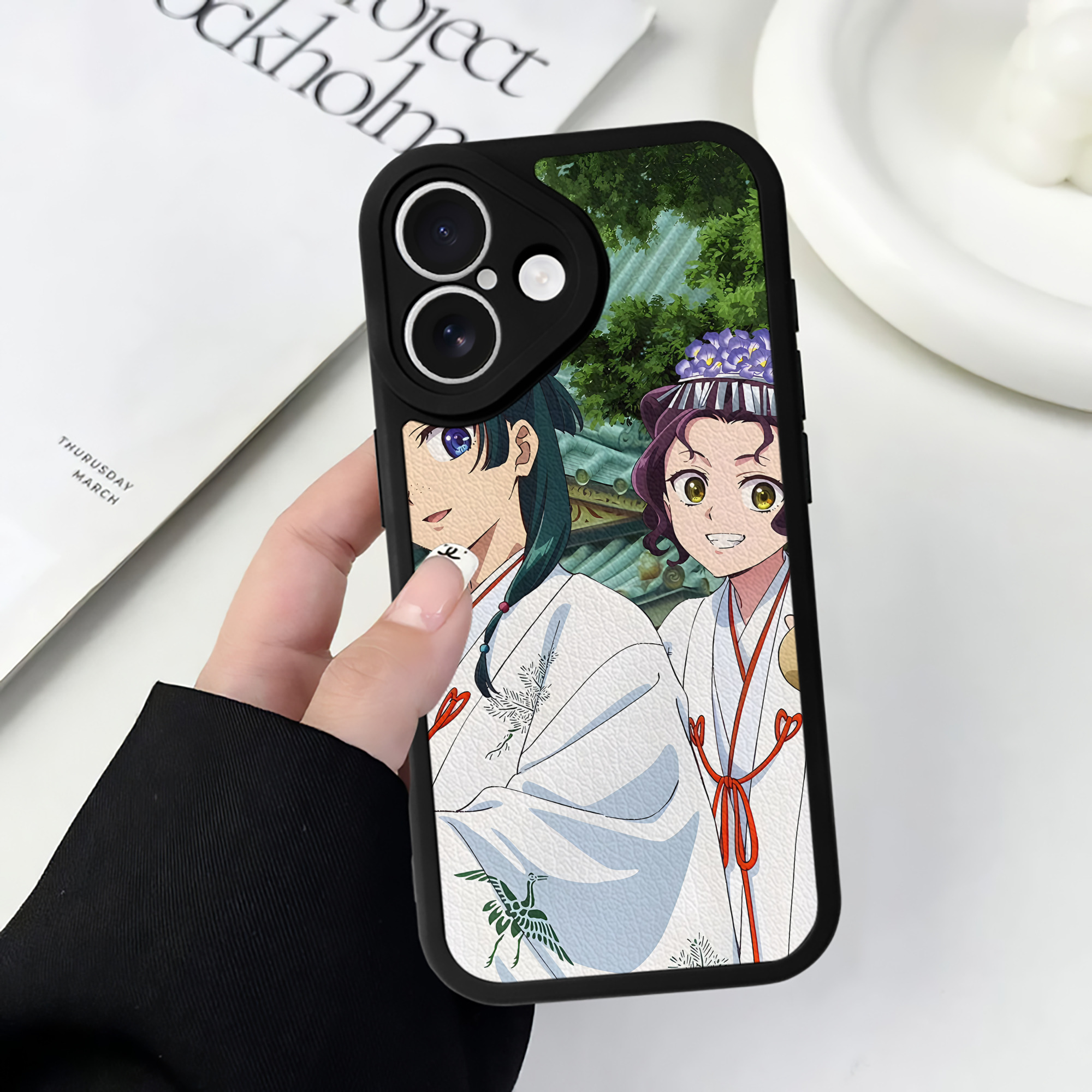 （画像用） 薬屋のひとりごと The Apothecary Diaries 【iPhone 16シリーズ対応】シリコンスマホケース（レザー調） 材質：シリコン